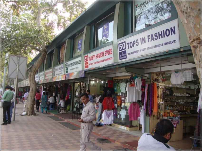 A view from the Janpath Market Delhi