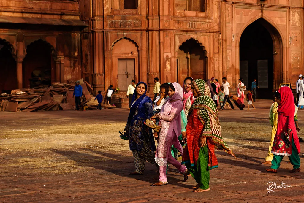 women praying in Jama Masjid