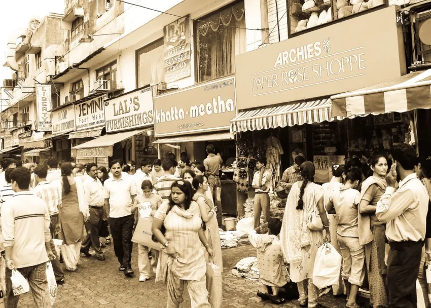 sarojini nagar market black and white view