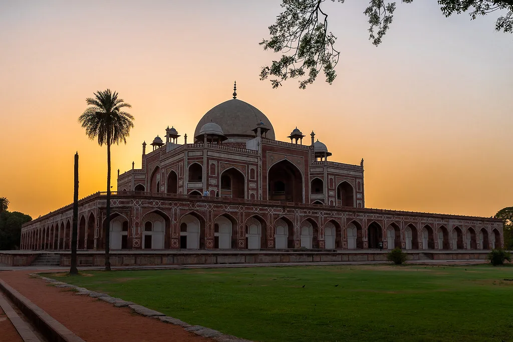 Humayun's tomb in the evening