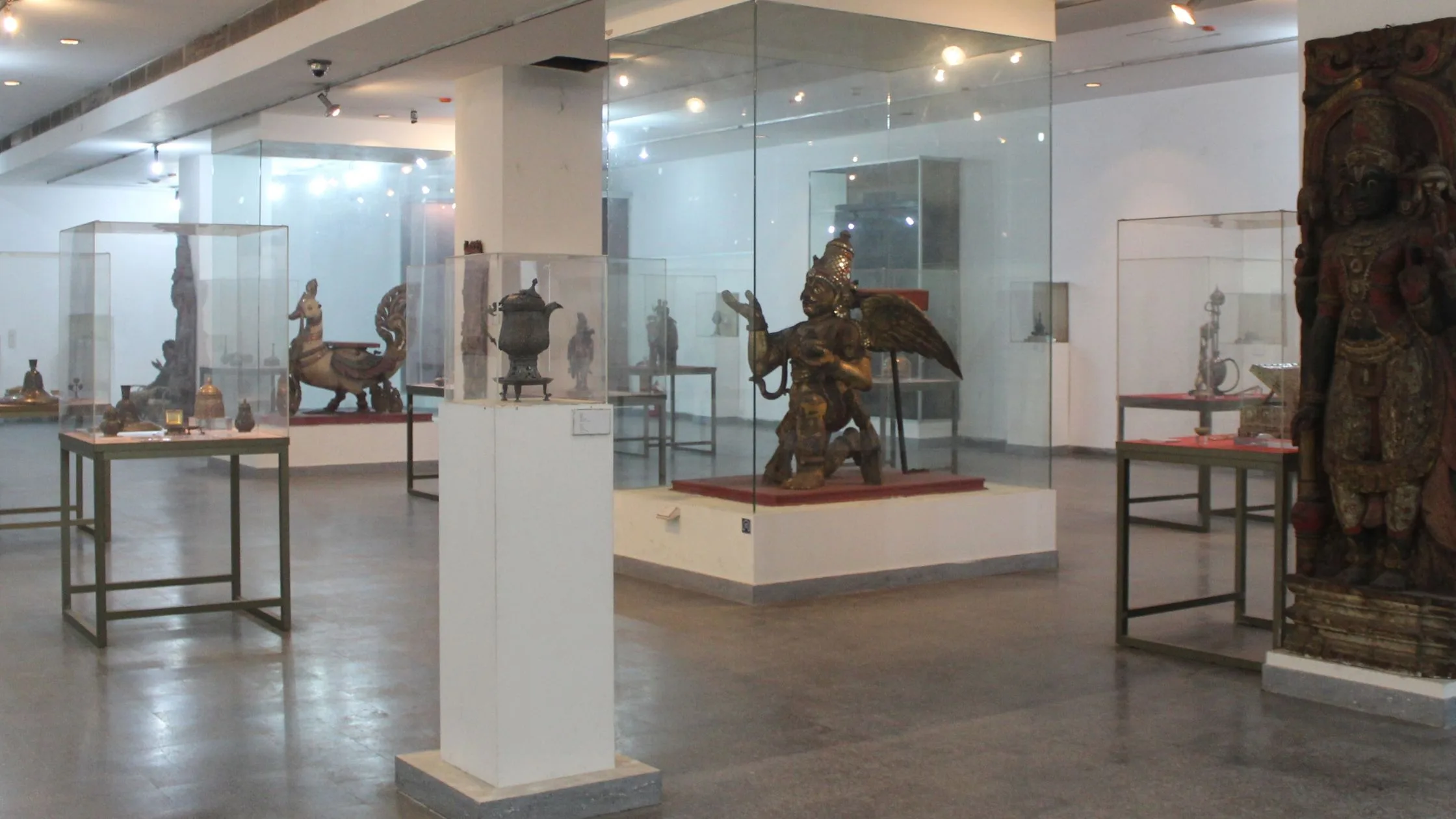 Arts and sculpture collection. 