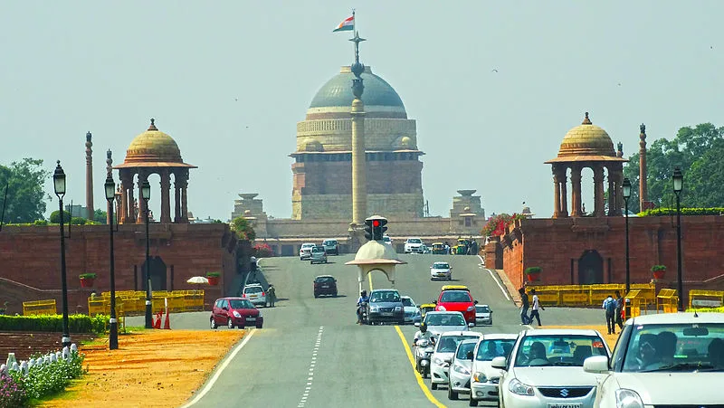 Road view of Rashtrapati Bhavan