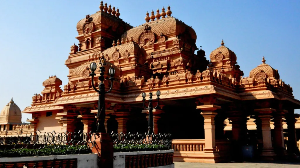 A view of Chhatarpur Mandir Complex 