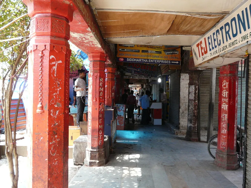 shops at lajpat rai market