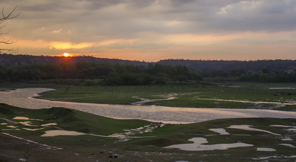 Sunrise view of Damdama Lake