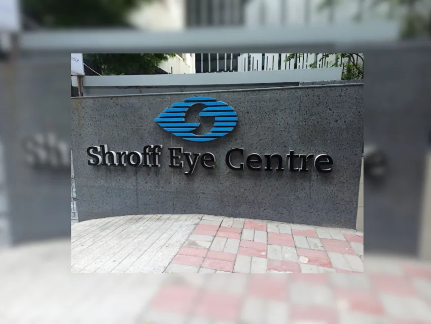 An outside view of Dr Shroff Eye Consultants Kailash Colony