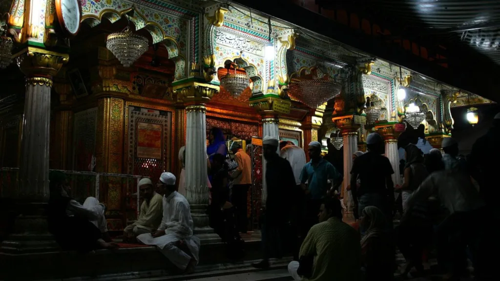 A night view of Nizamuddin Dargah.