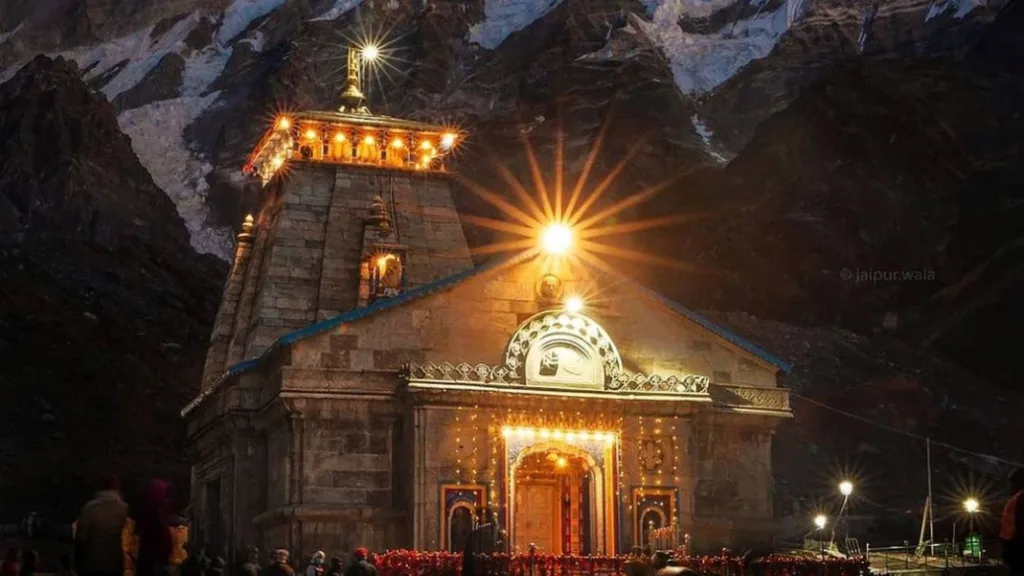 Night view of Kedarnath Temple