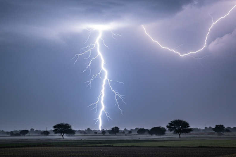 Lightning Strikes Kill Two in Gujarat as Heavy Rain Hits the State