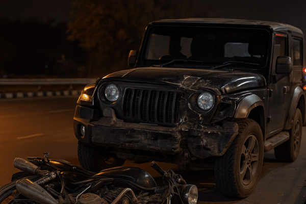 Delhi Road Accident: Biker Dies in Collision with Mahindra Thar Delhi Road Accident_ Biker Dies in Collision with Mahindra Thar
